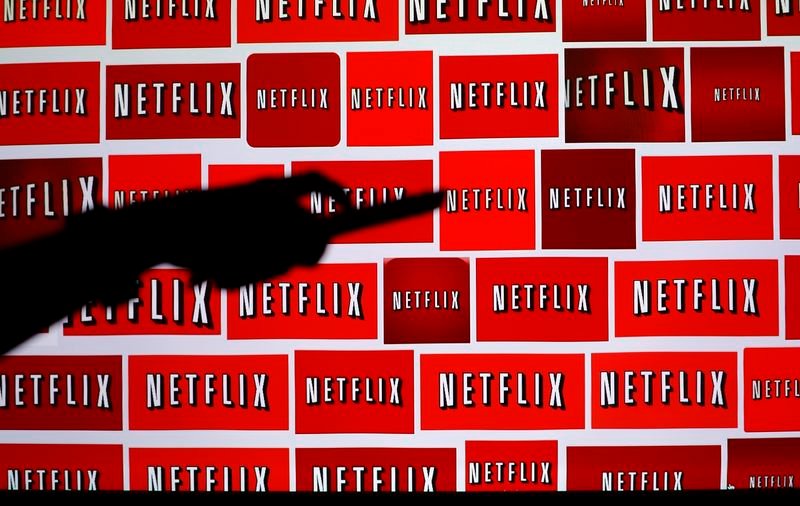 Netflix stock rating cut to reduce despite raised target By Investing.com